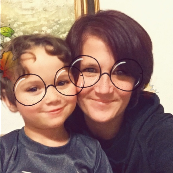 Meet your Posher, Veronica - Picture 2 of 3